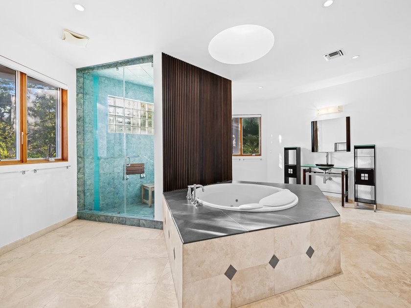 Stunning contemporary waterfront estate on the Karen Canal in - photo 34