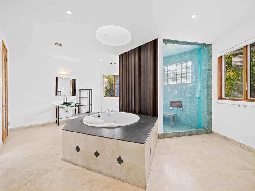 Stunning contemporary waterfront estate on the Karen Canal in - photo 36