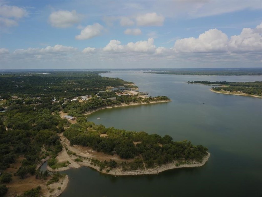 White Bluff is the place to be. This is a great corner lot - photo 11