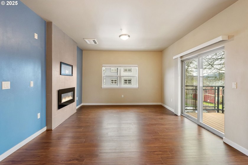 Open House Saturday July 11th - 12p-2p. Priced to SELL! Spacious - photo 4