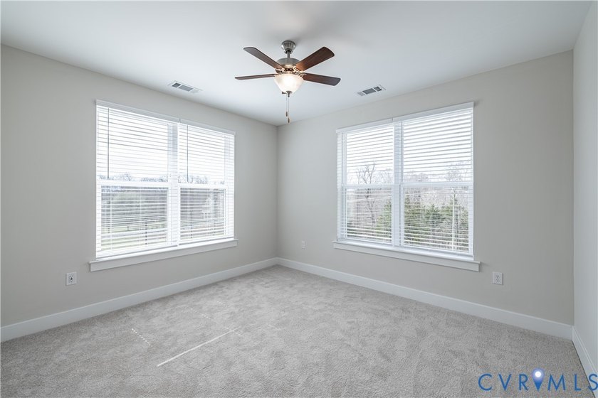 MOVE-IN READY! Fabulous opportunity to own a beautiful - photo 19