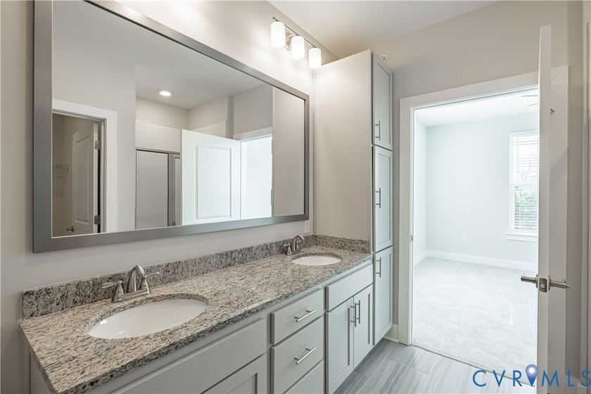MOVE-IN READY! Fabulous opportunity to own a beautiful - photo 20