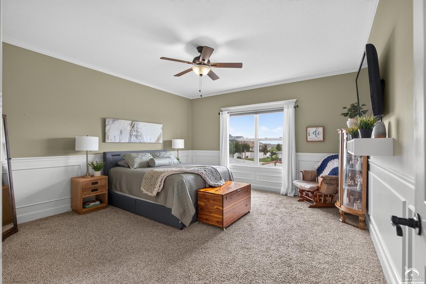 Welcome home to this stunning Kettler-built ranch in desirable - photo 5