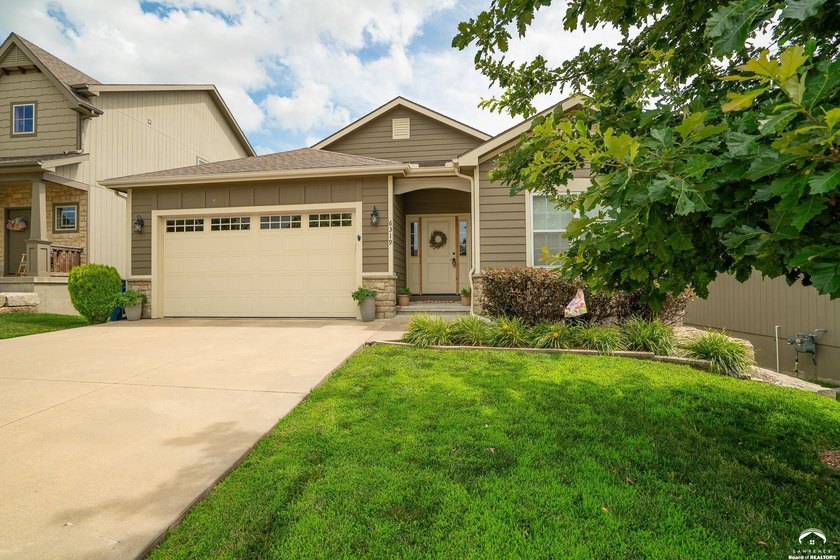 Welcome home to this stunning Kettler-built ranch in desirable - photo 6