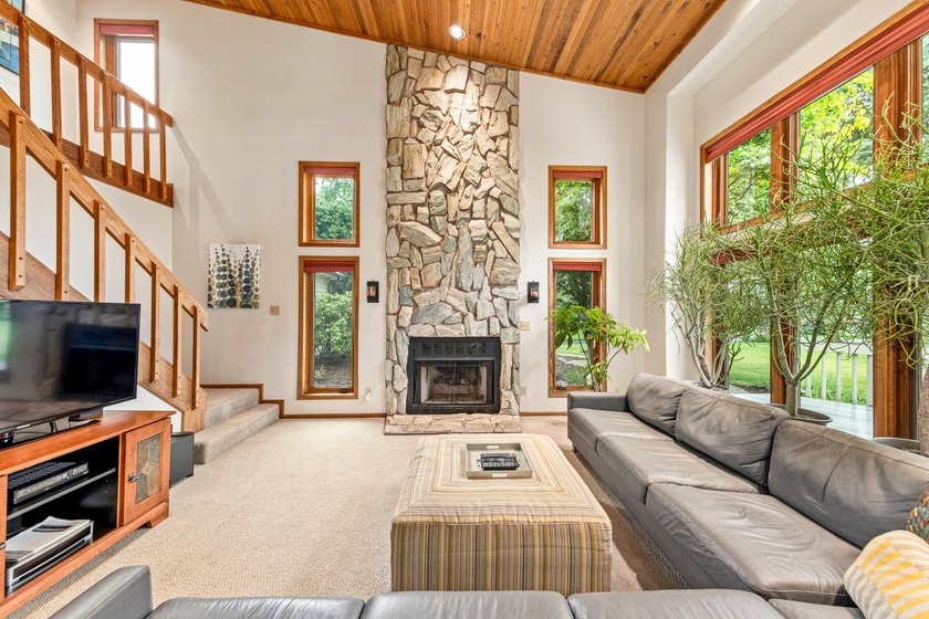 Space, serenity, and sensational design meet at W1818 Lake Rd! - photo 8
