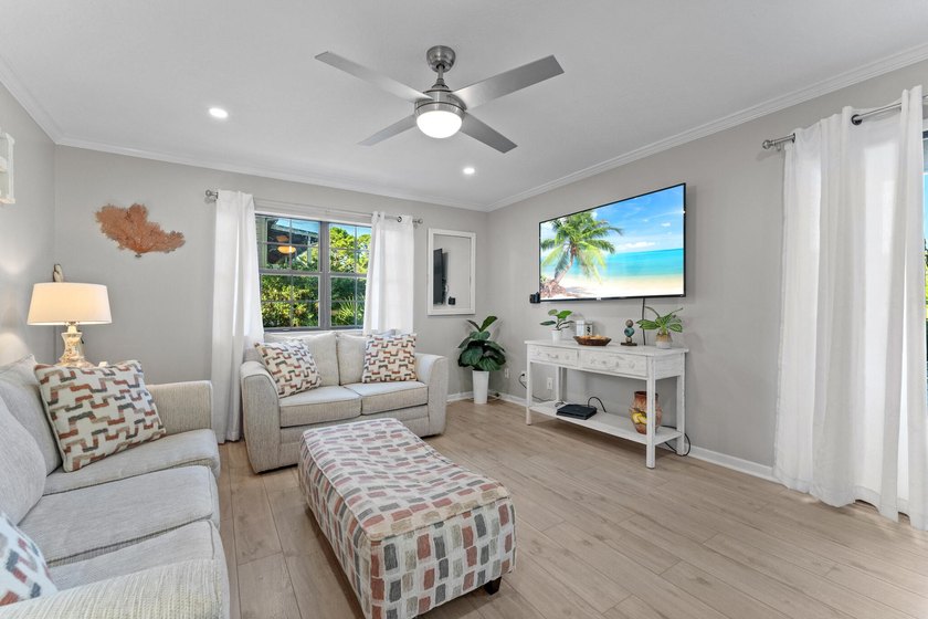 Welcome to 488 N Driftwood Bay 97F, a beautifully updated and - photo 8