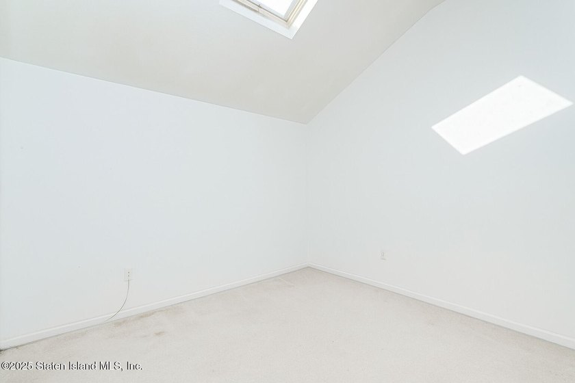 Welcome to 516 Medina Street, a beautiful attached single family - photo 15