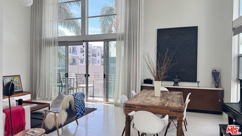 CORNER LOFT | SECOND FLOOR | STUNNING LIGHT l MARINA DEL REY - photo 25