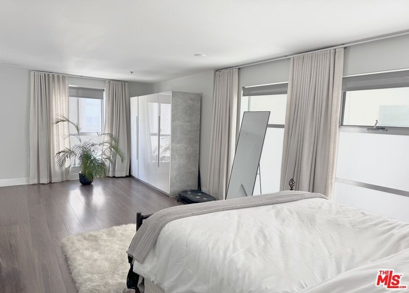 CORNER LOFT | SECOND FLOOR | STUNNING LIGHT l MARINA DEL REY - photo 39