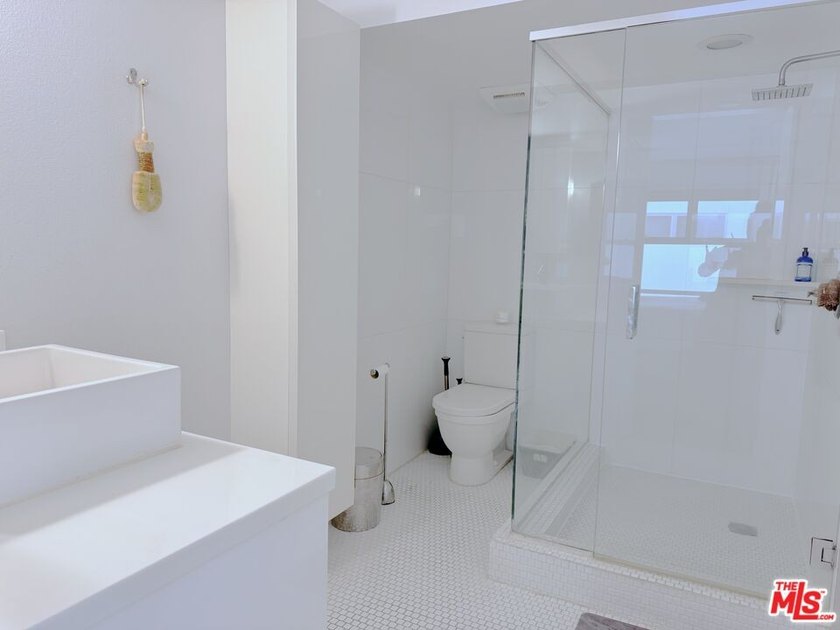 CORNER LOFT | SECOND FLOOR | STUNNING LIGHT l MARINA DEL REY - photo 42