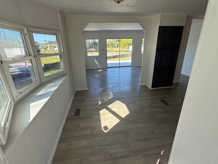 Just listed is this move-in ready 2-bedroom 2-bathroom located - photo 5