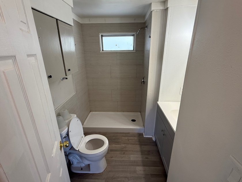 Just listed is this move-in ready 2-bedroom 2-bathroom located - photo 9