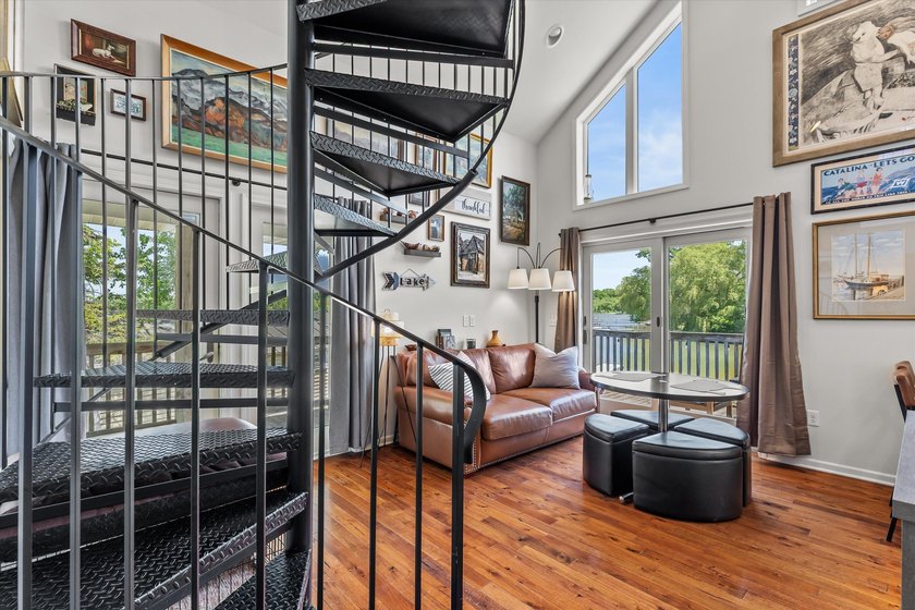 Lake life doesn't have to mean a huge house--just the perfect - photo 7