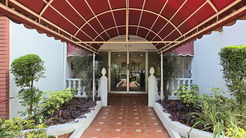 Enjoy South Fla seasonal or full-time living in Castle Gardens - photo 11