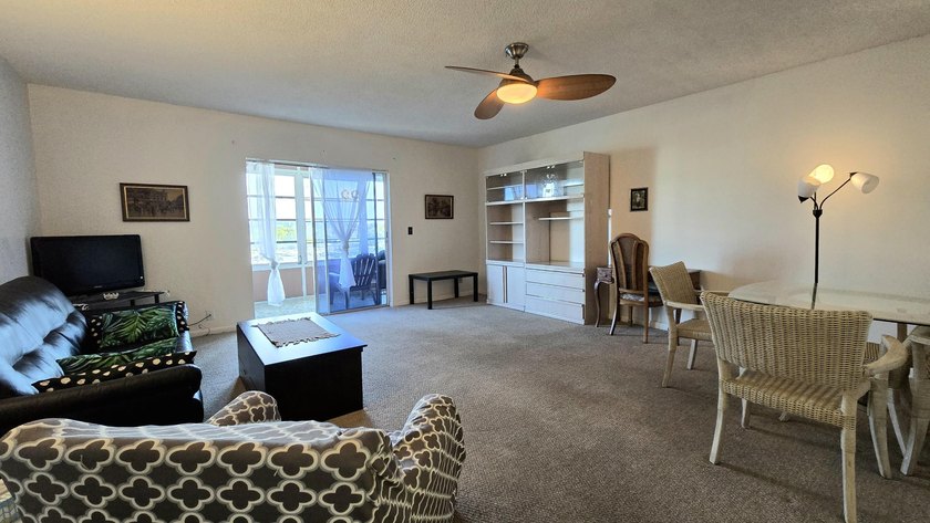 Enjoy South Fla seasonal or full-time living in Castle Gardens - photo 15