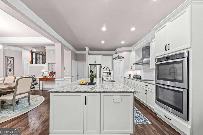 FEE SIMPLE townhome in MINT CONDITION offering one of the - photo 19