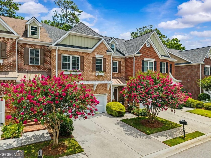 FEE SIMPLE townhome in MINT CONDITION offering one of the - photo 20