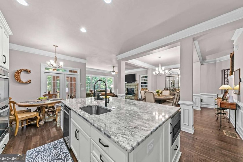 FEE SIMPLE townhome in MINT CONDITION offering one of the - photo 23
