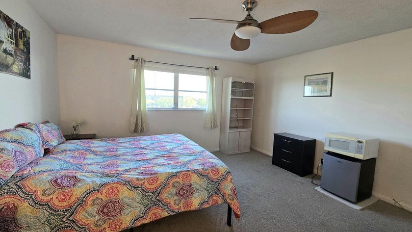Enjoy South Fla seasonal or full-time living in Castle Gardens - photo 24