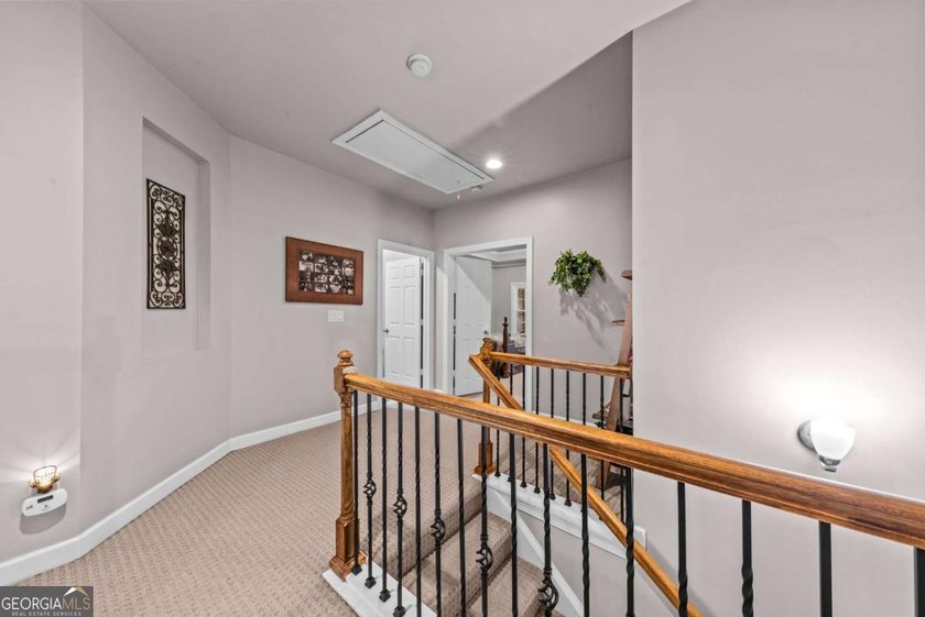 FEE SIMPLE townhome in MINT CONDITION offering one of the - photo 28