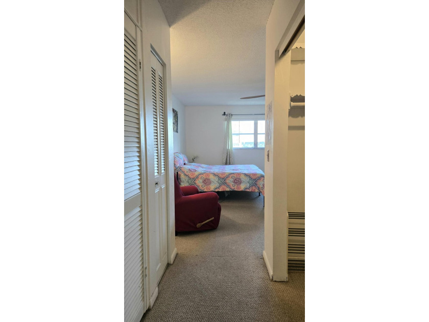 Enjoy South Fla seasonal or full-time living in Castle Gardens - photo 32