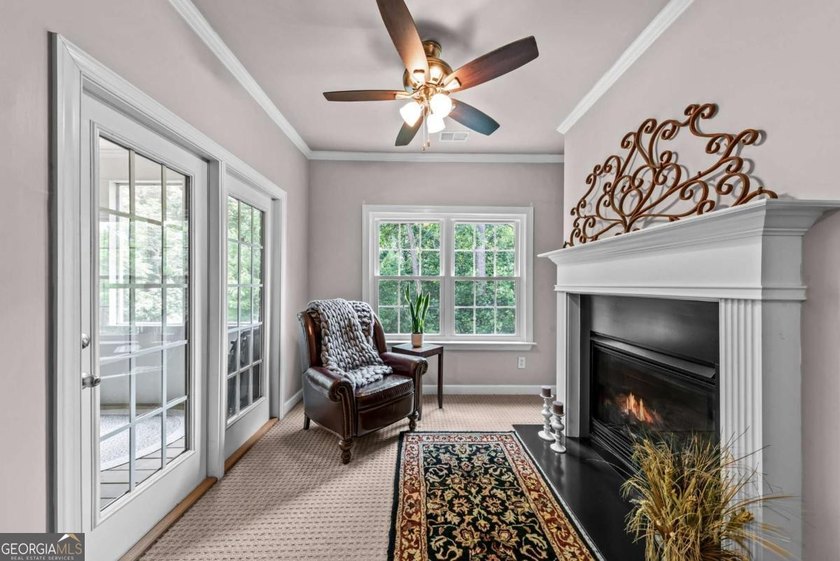 FEE SIMPLE townhome in MINT CONDITION offering one of the - photo 33