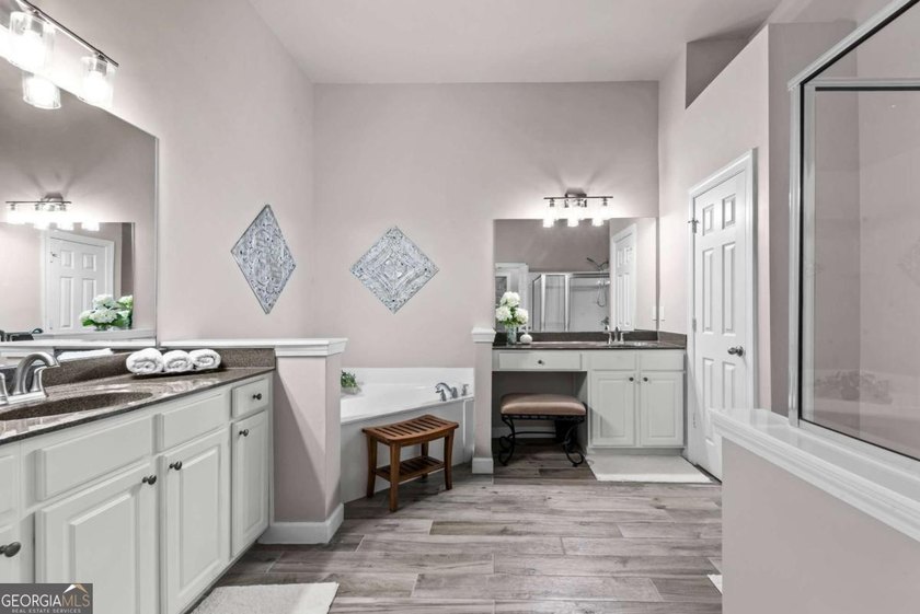 FEE SIMPLE townhome in MINT CONDITION offering one of the - photo 36