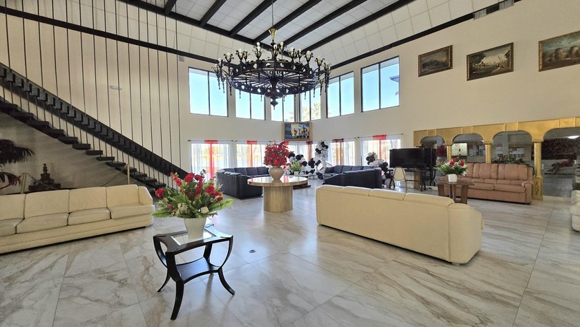 Enjoy South Fla seasonal or full-time living in Castle Gardens - photo 41