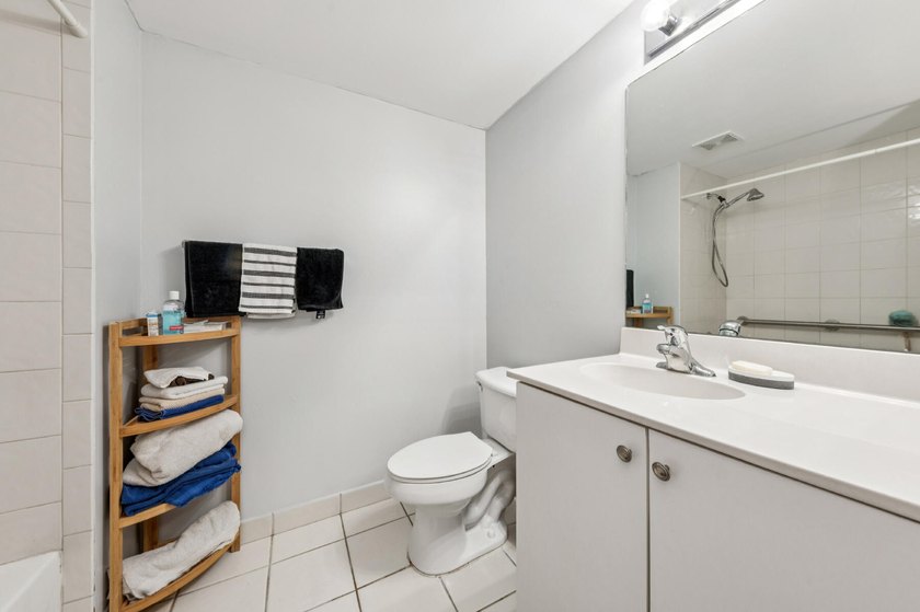 Penthouse Condo in Lucerne Lakes, spacious 3 bedroom, 2 bathroom - photo 12