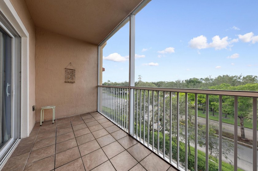Penthouse Condo in Lucerne Lakes, spacious 3 bedroom, 2 bathroom - photo 15