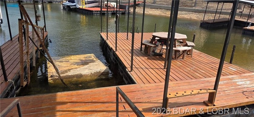 Large lakefront family home tucked back in a protective cove for - photo 24