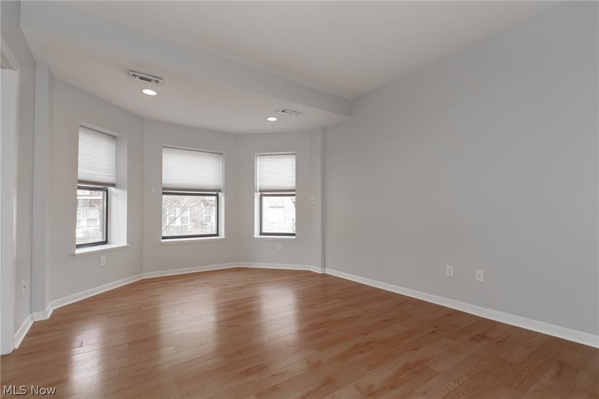 Welcome home to this beautifully updated 2 bedroom, 2 bathroom - photo 13
