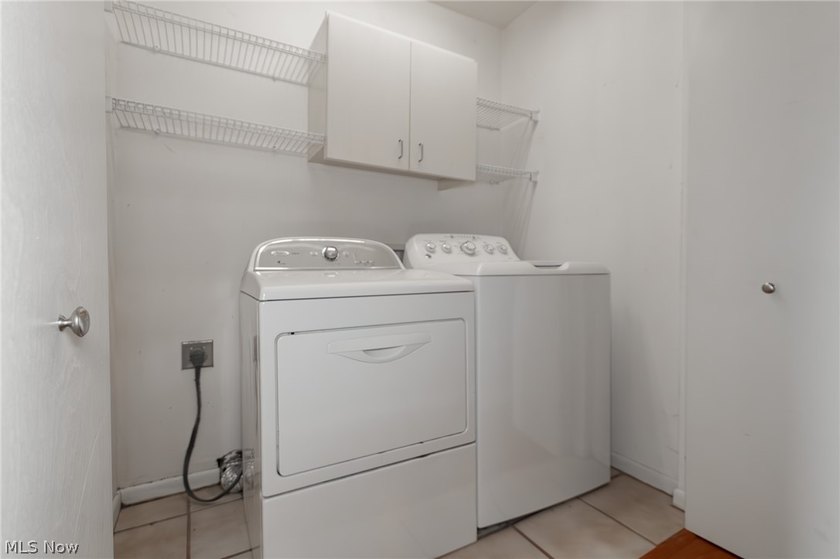 Welcome home to this beautifully updated 2 bedroom, 2 bathroom - photo 23