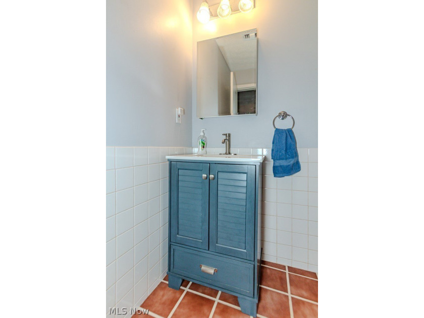 Welcome home to this beautifully updated 2 bedroom, 2 bathroom - photo 24