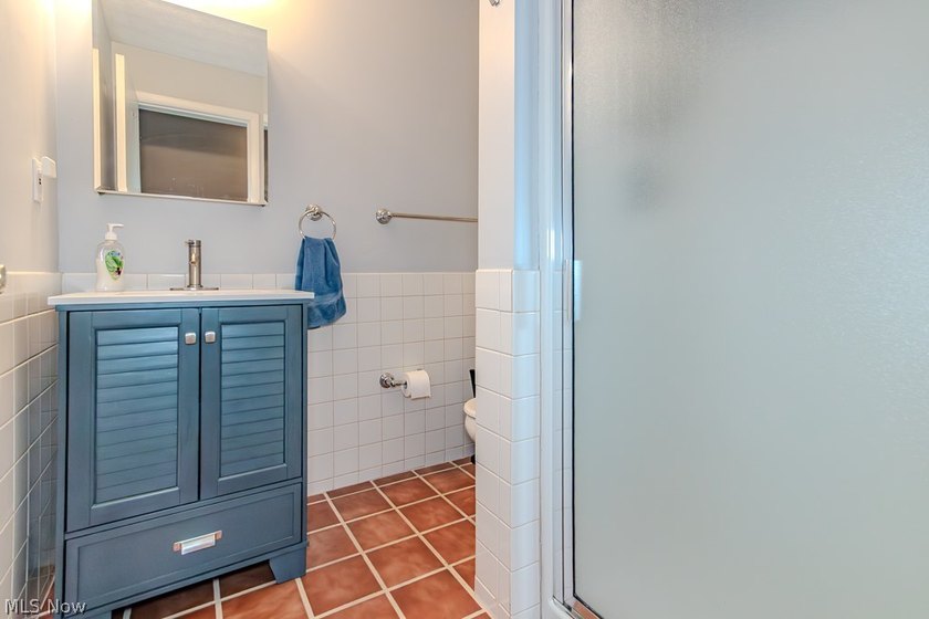 Welcome home to this beautifully updated 2 bedroom, 2 bathroom - photo 25