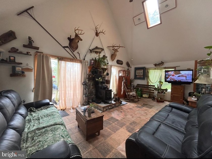 This rustic mountain cabin offers the perfect blend of privacy - photo 11
