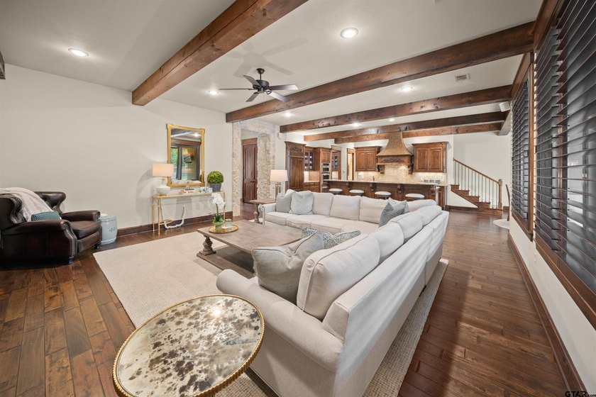 Welcome to 6987 Canal St. in the prestigious Oak Hollow - photo 13