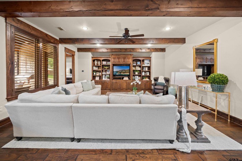 Welcome to 6987 Canal St. in the prestigious Oak Hollow - photo 14