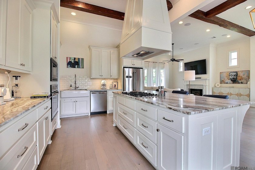 Stunning with a true stately presence, this beautifully designed - photo 14