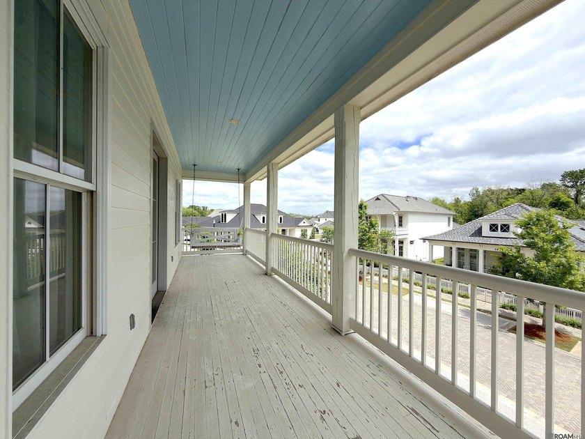 Stunning with a true stately presence, this beautifully designed - photo 20