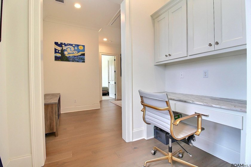 Stunning with a true stately presence, this beautifully designed - photo 22