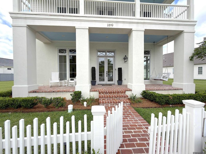 Stunning with a true stately presence, this beautifully designed - photo 29