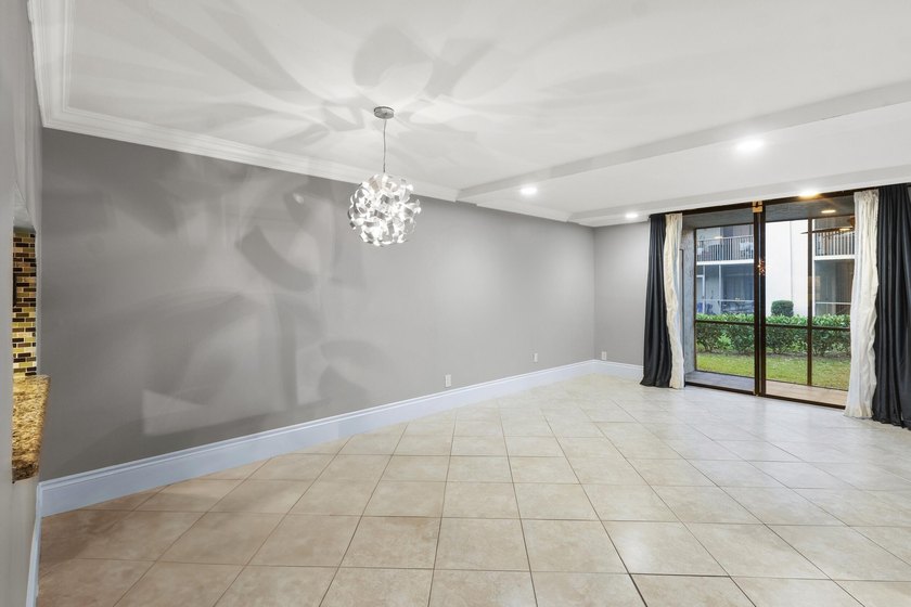 Highly desirable gated Villas at Meadow Lakes, an investor- and - photo 10