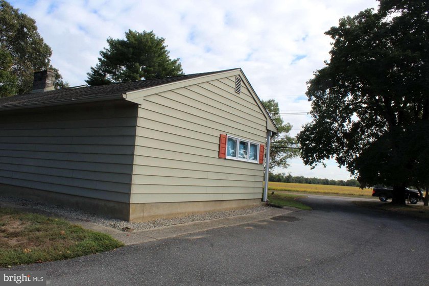 Commercial Opportunity with Flexibility and Visibility!! Located - photo 12