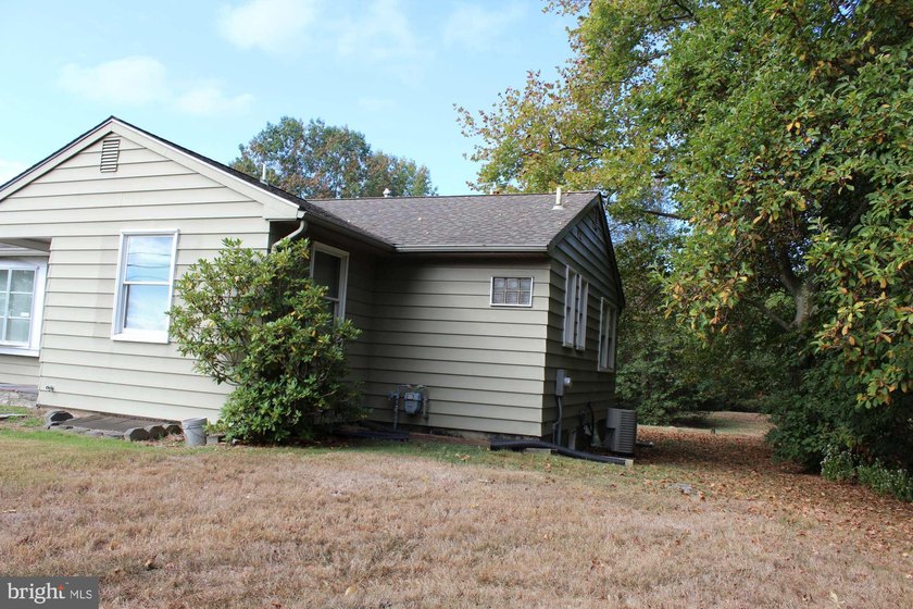 Commercial Opportunity with Flexibility and Visibility!! Located - photo 16