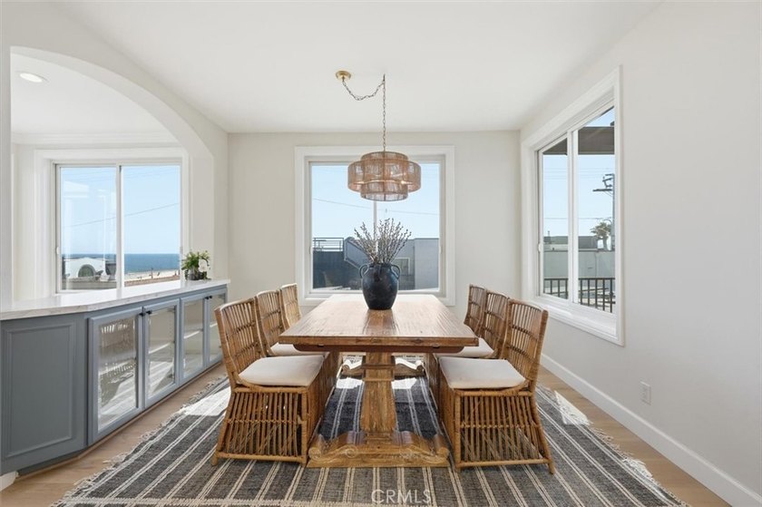 LOCATED JUST FOUR HOUSES FROM THE STRAND, this beautifully - photo 18