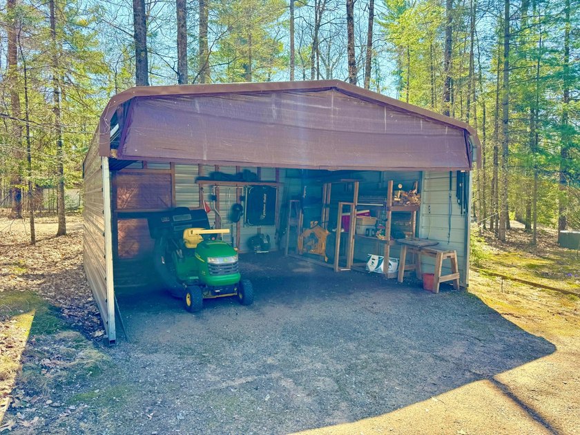 Well-maintained 3BR/1BA home on the serene, no-public-access - photo 19