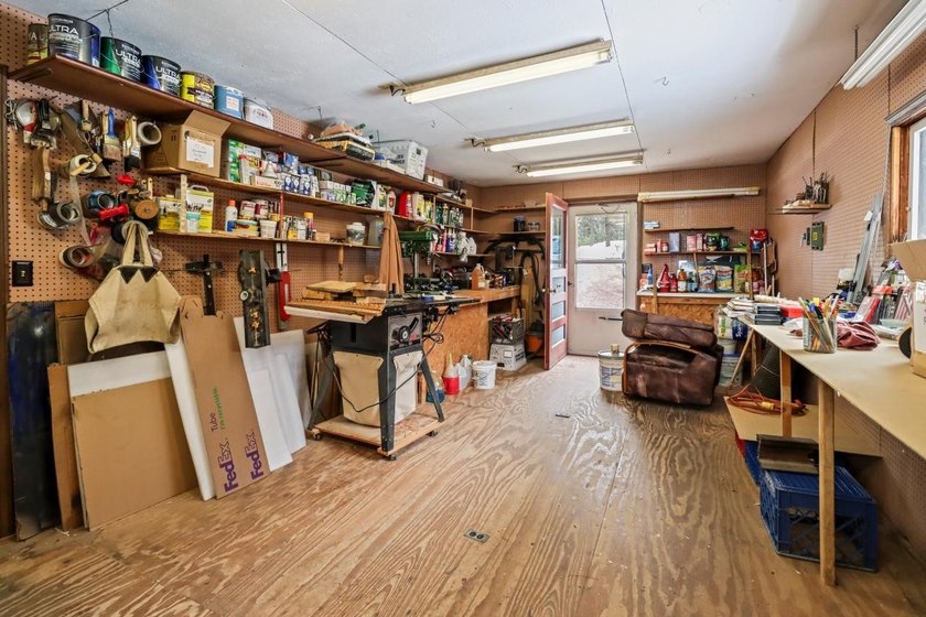 Well-maintained 3BR/1BA home on the serene, no-public-access - photo 21