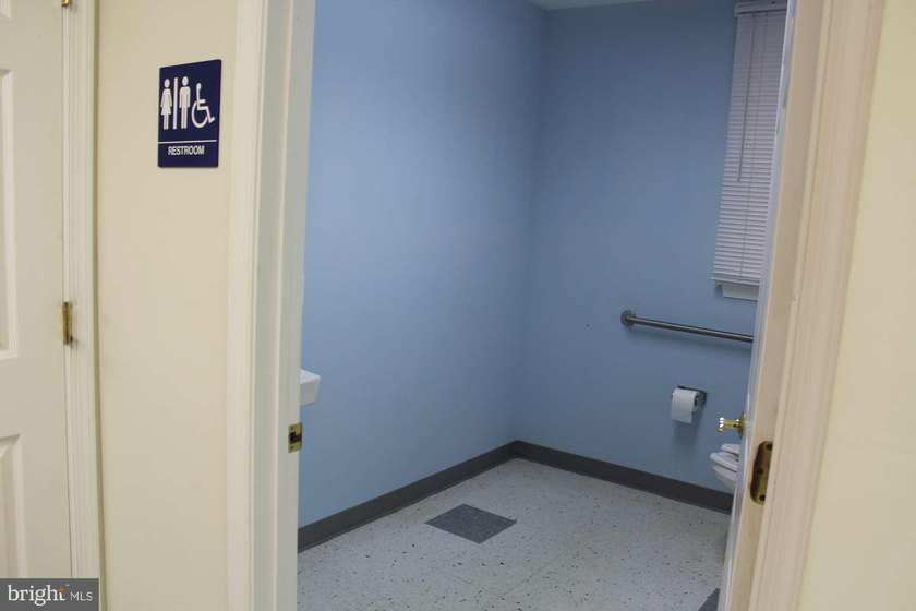 Commercial Opportunity with Flexibility and Visibility!! Located - photo 25