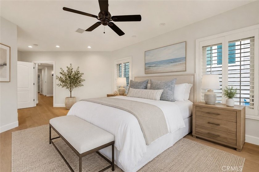 LOCATED JUST FOUR HOUSES FROM THE STRAND, this beautifully - photo 45